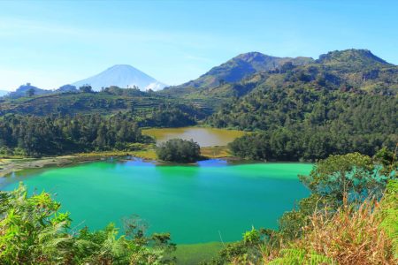 Tempat Wisata Pegunungan yang Sejuk di Indonesia